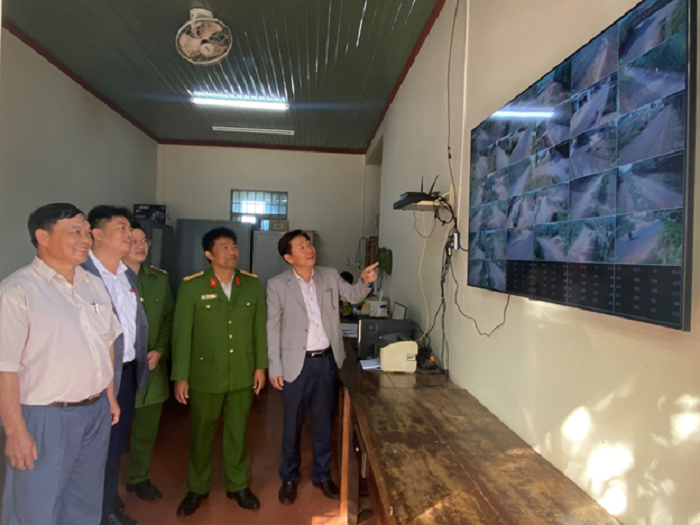 Xã Cư A Mung từng bước hoàn thiện hệ thống camera giám sát an ninh trật tự trên địa bàn